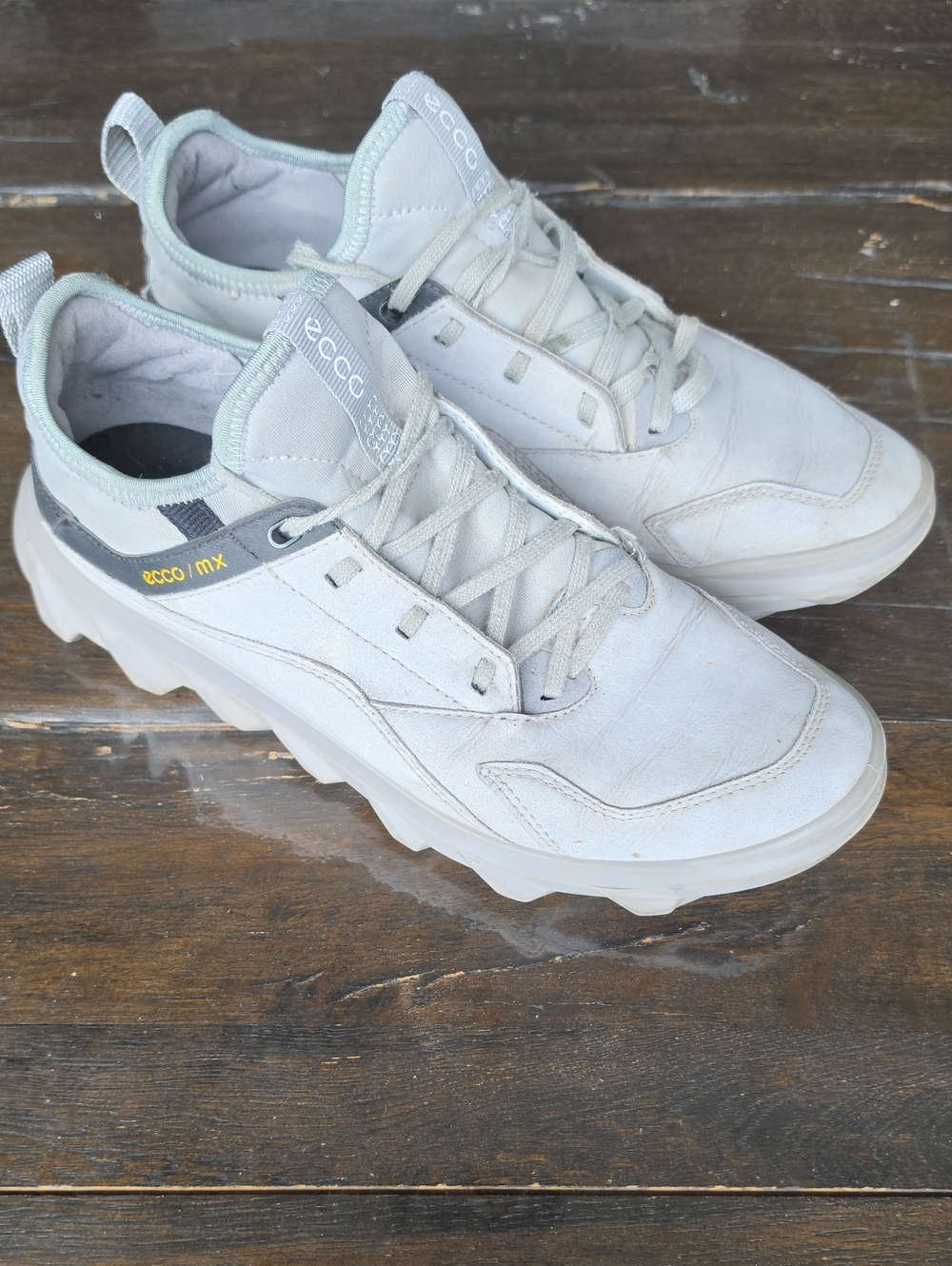 (8-8.5)Ecco Men’s Powder Gray MX Casual Sneakers Comfy Euro Walking Athleisure